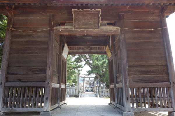 賀茂神社の隋神門の写真